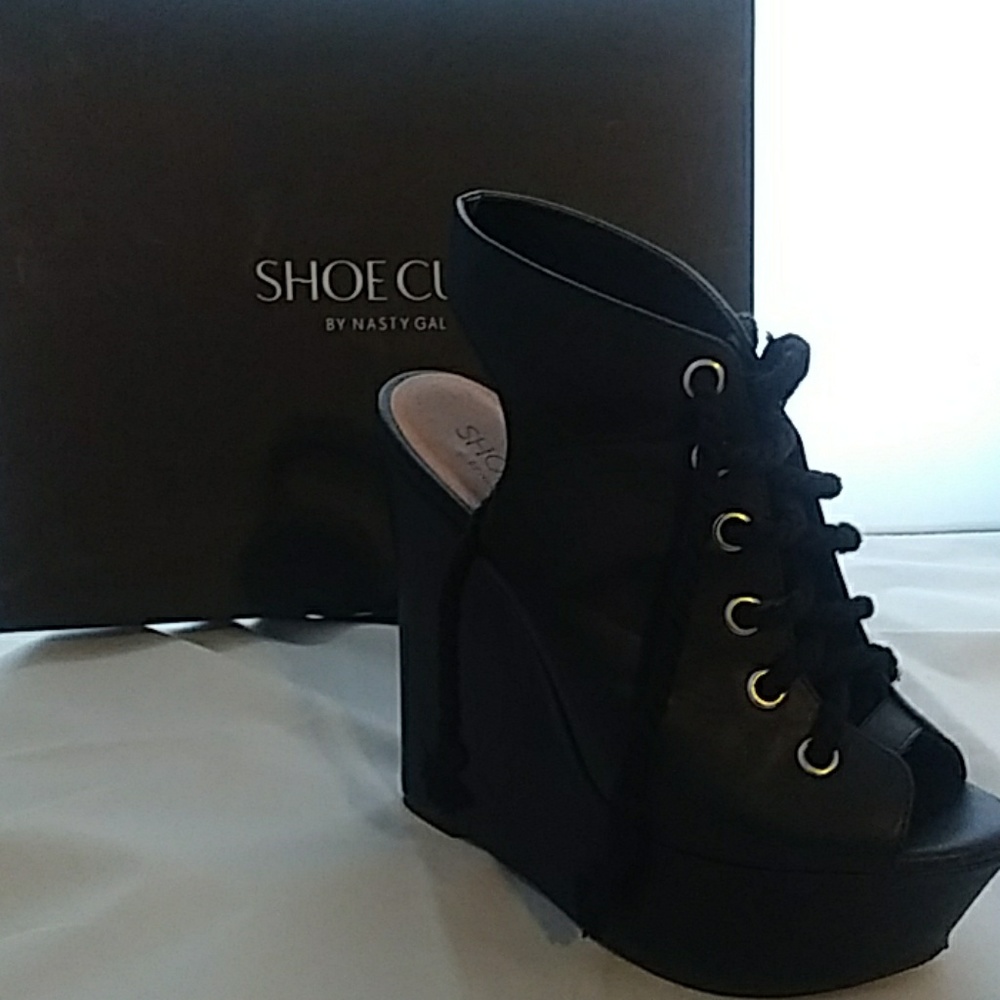 Nasty Gal Wedge Lace Shoes 7.5